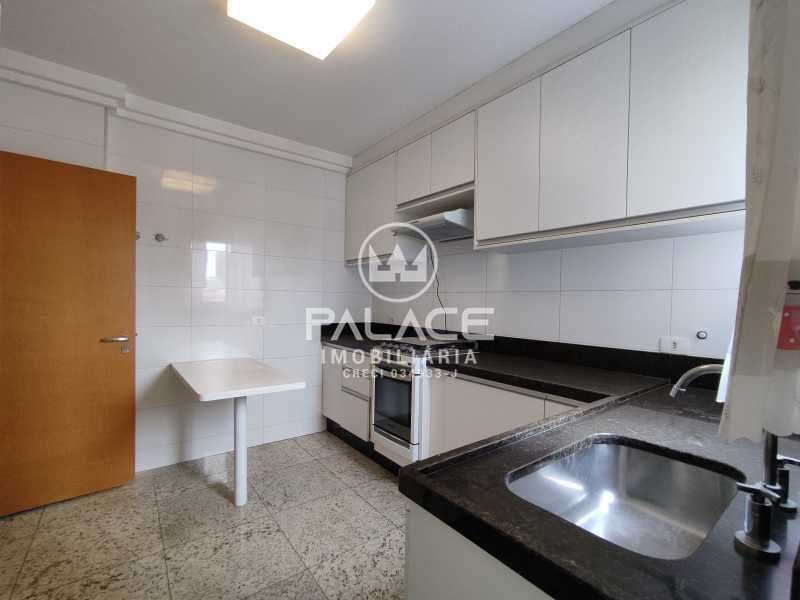 Apartamento para alugar com 3 quartos, 128m² - Foto 27