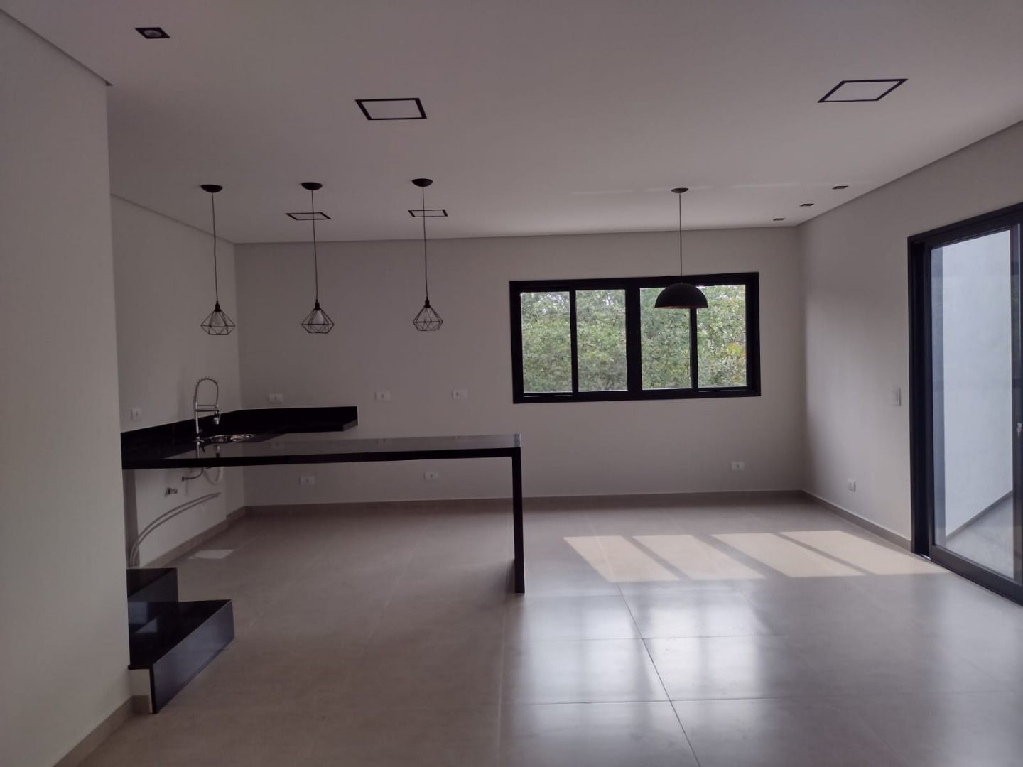 Casa de Condomínio à venda com 3 quartos, 225m² - Foto 4