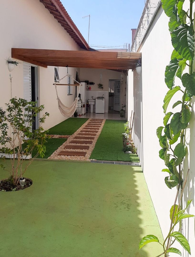 Casa à venda com 2 quartos, 97m² - Foto 2