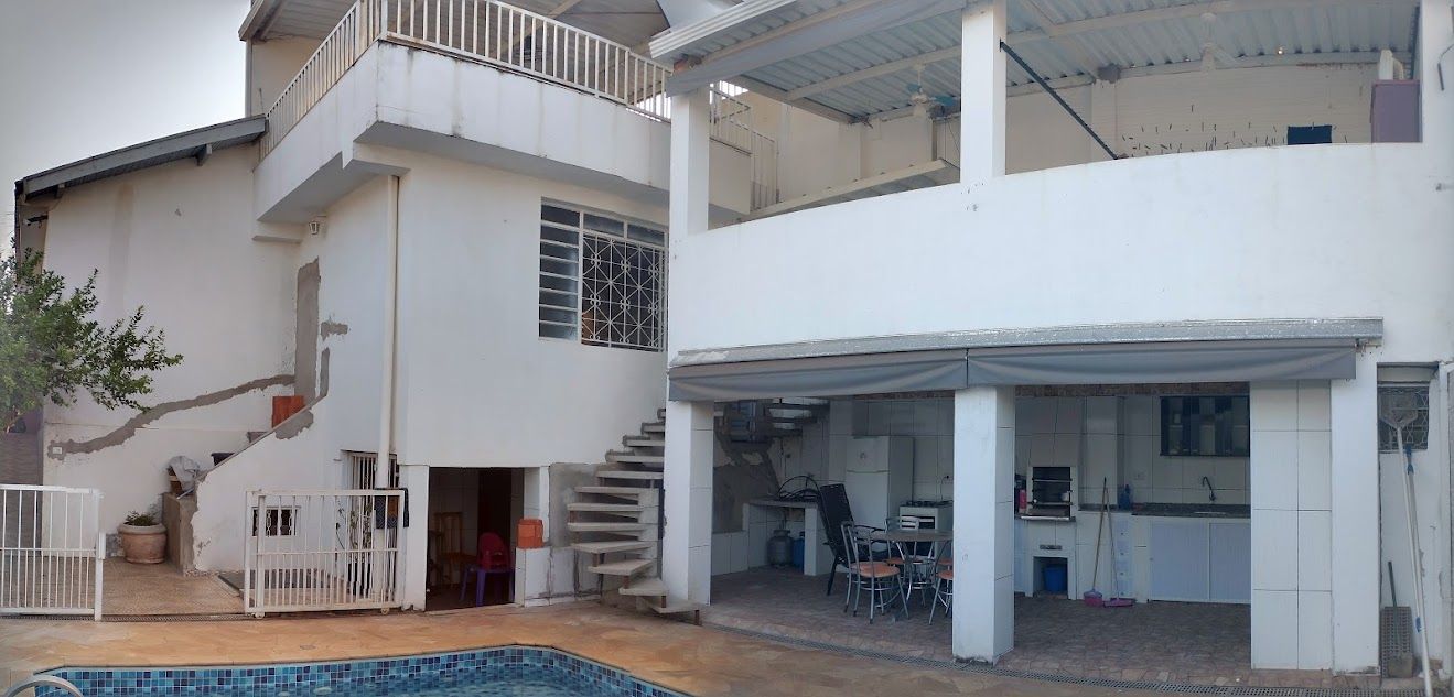 Casa à venda com 2 quartos, 220m² - Foto 1