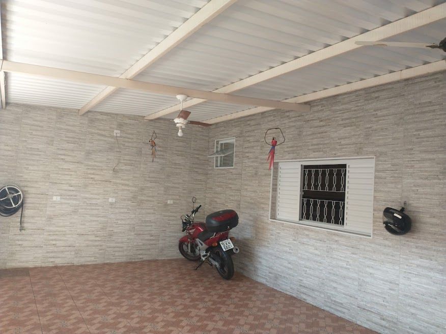 Casa à venda com 2 quartos, 220m² - Foto 2