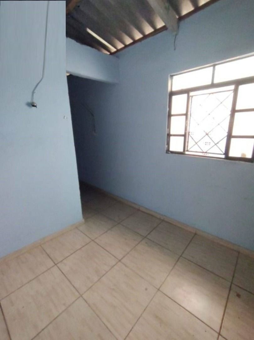 Casa à venda com 2 quartos, 88m² - Foto 3