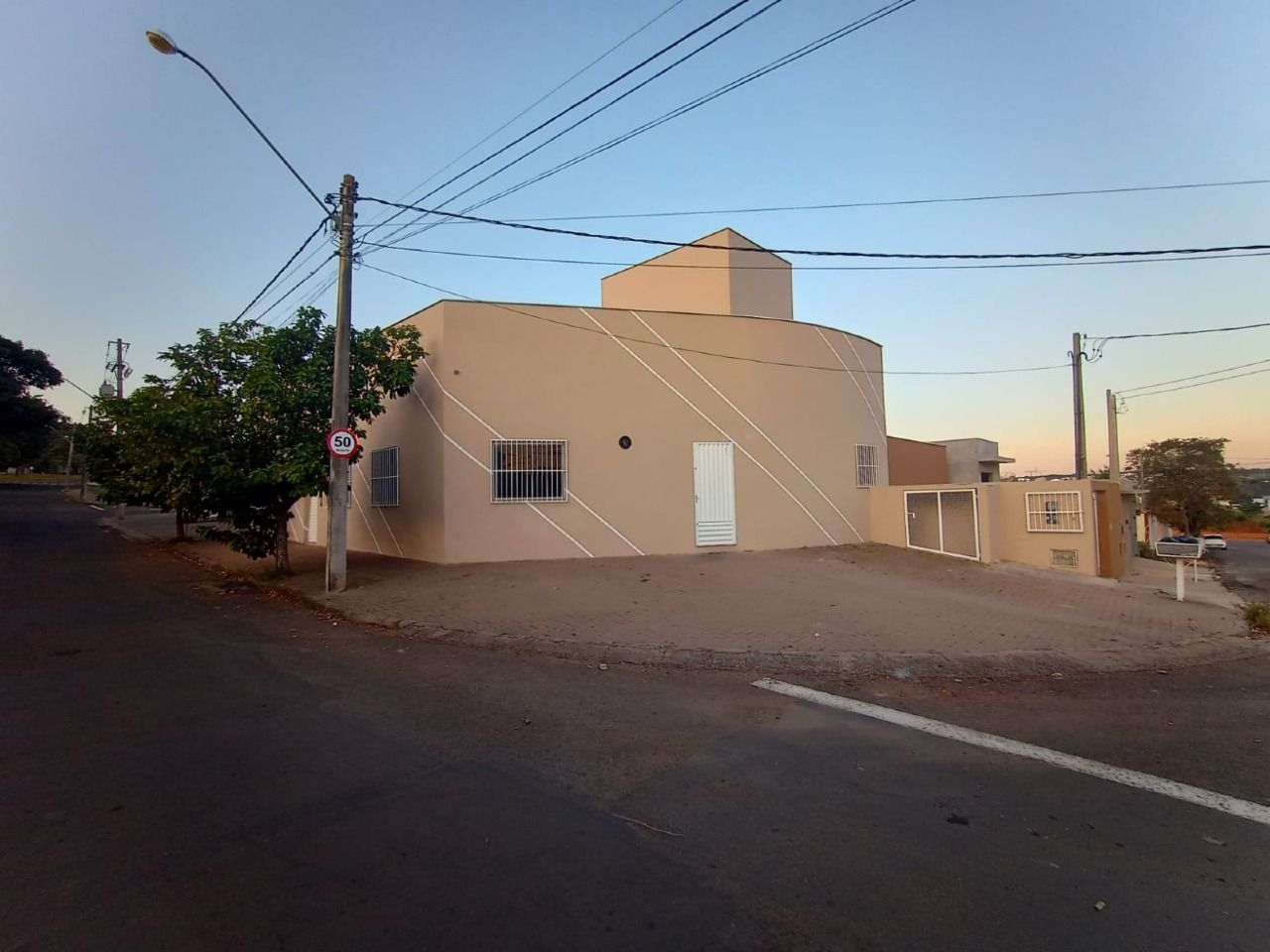 Loja-Salão para alugar, 198m² - Foto 1