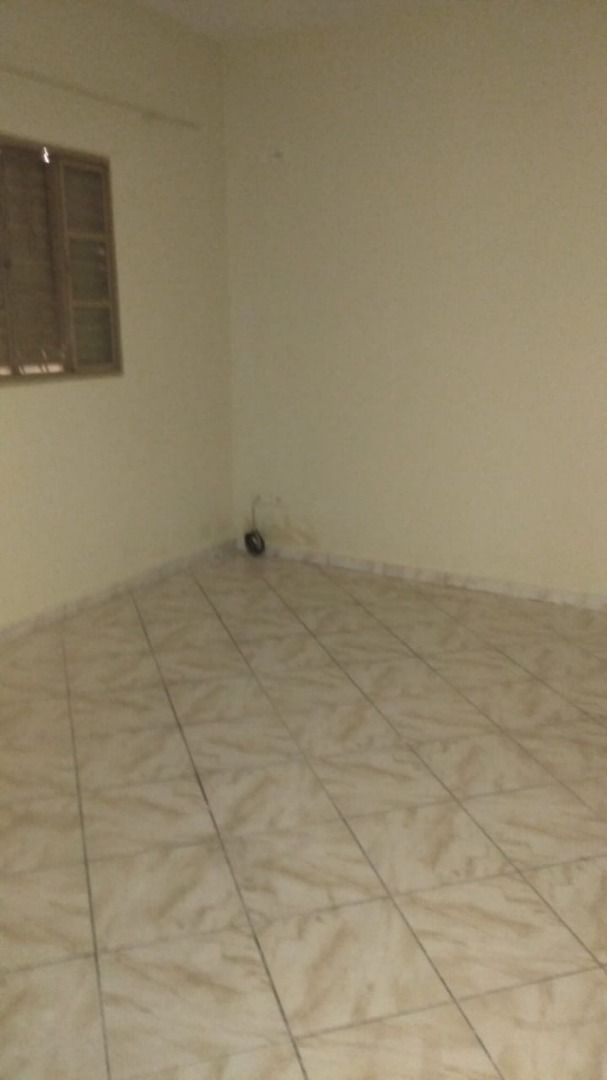 Casa para alugar com 2 quartos, 50m² - Foto 12