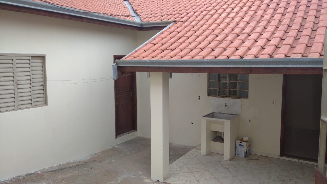 Casa para alugar com 2 quartos, 50m² - Foto 1