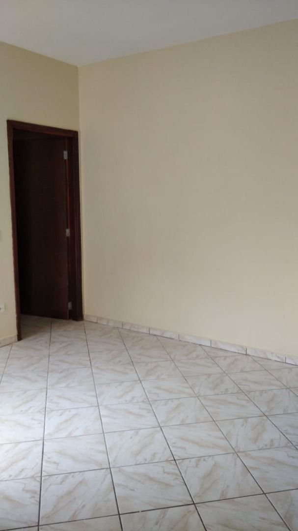 Casa para alugar com 2 quartos, 50m² - Foto 7