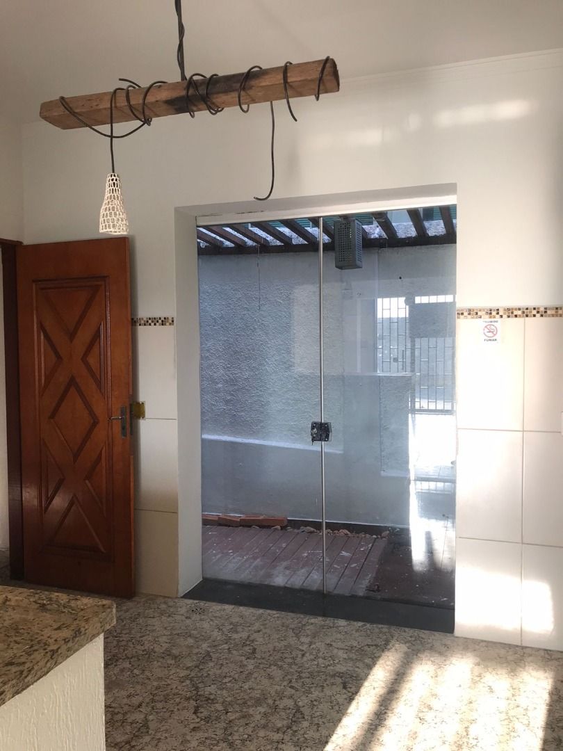 Casa Comercial à venda e aluguel com 3 quartos, 180m² - Foto 14