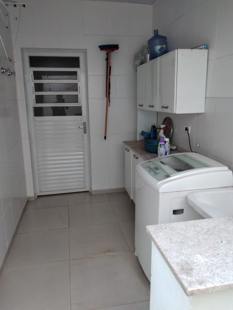 Casa à venda com 3 quartos, 209m² - Foto 16