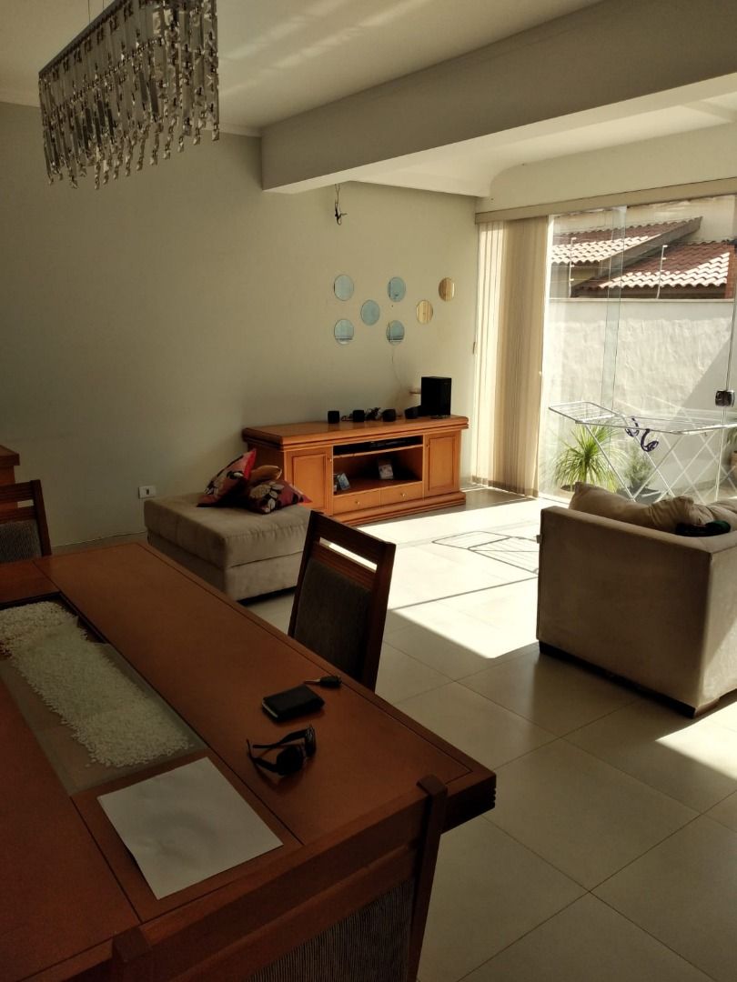 Casa à venda com 3 quartos, 209m² - Foto 18