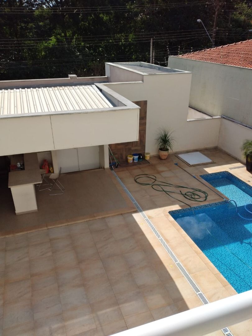 Casa à venda com 3 quartos, 209m² - Foto 5