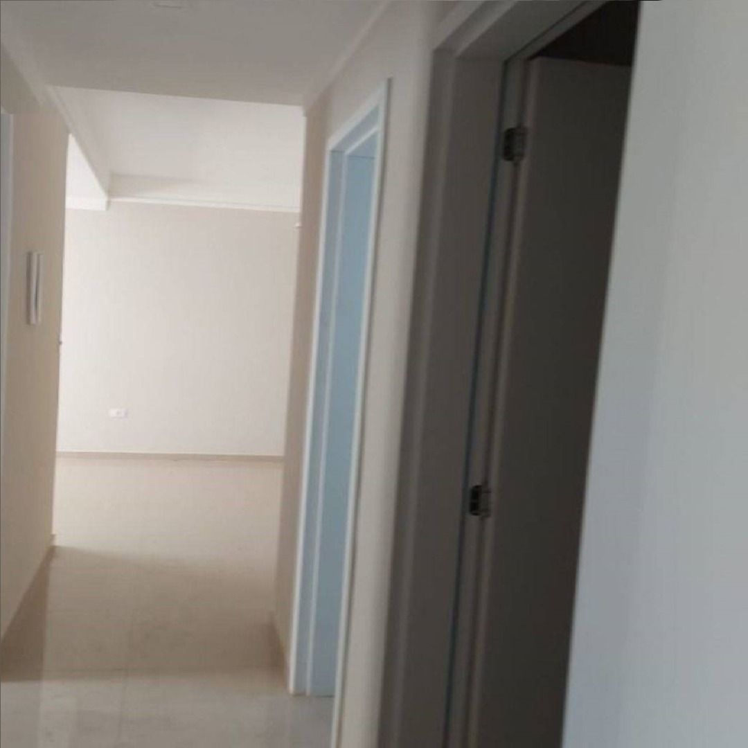 Apartamento à venda com 3 quartos, 74m² - Foto 2