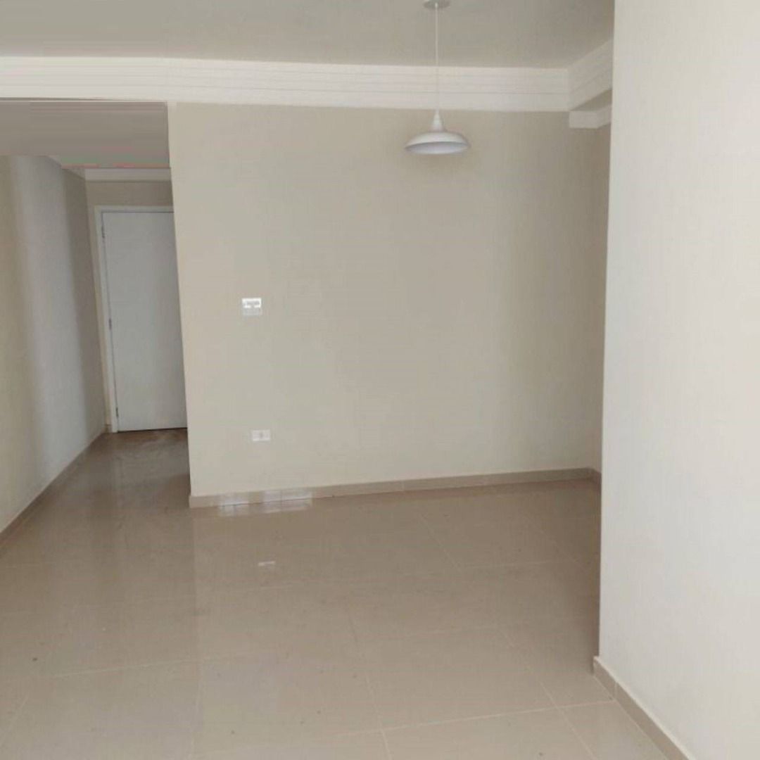 Apartamento à venda com 3 quartos, 74m² - Foto 4