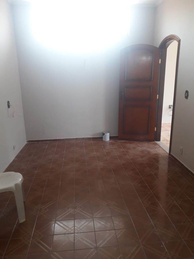 Casa à venda com 4 quartos, 200m² - Foto 5