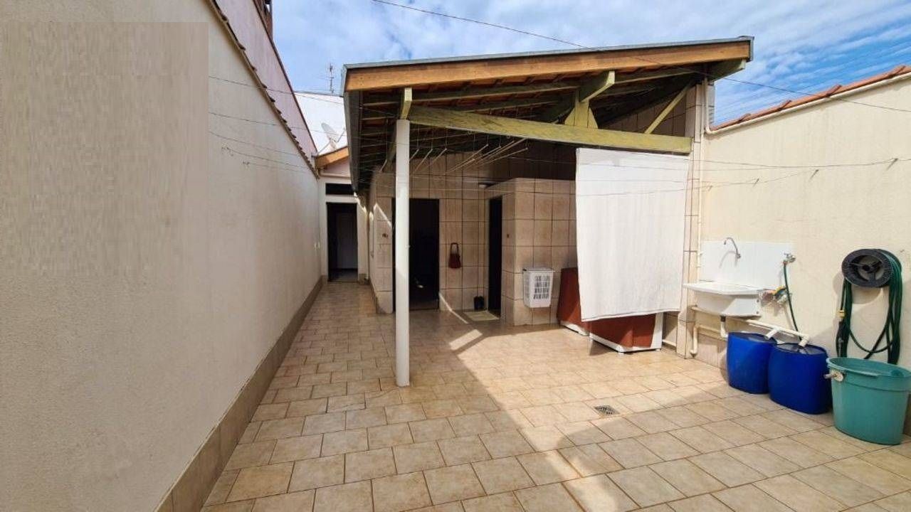 Casa à venda com 2 quartos, 120m² - Foto 3