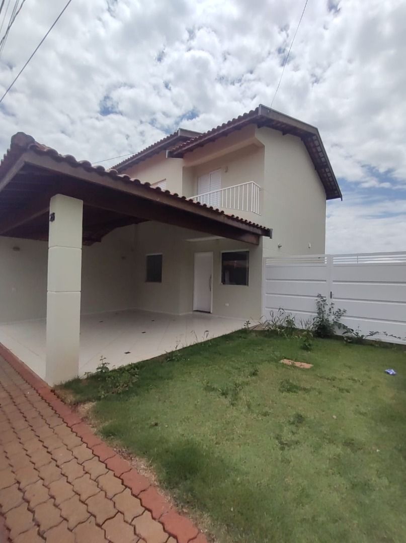 Casa de Condomínio para alugar com 3 quartos, 126m² - Foto 1