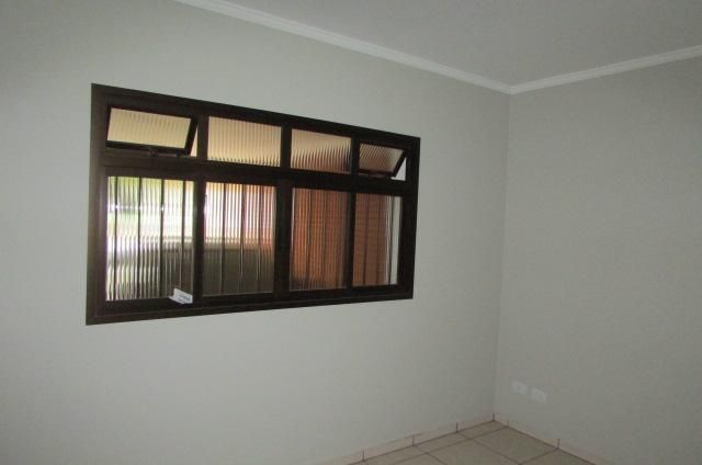 Casa para alugar com 3 quartos, 91m² - Foto 3