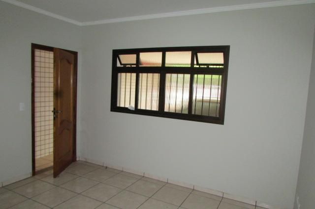 Casa para alugar com 3 quartos, 91m² - Foto 4