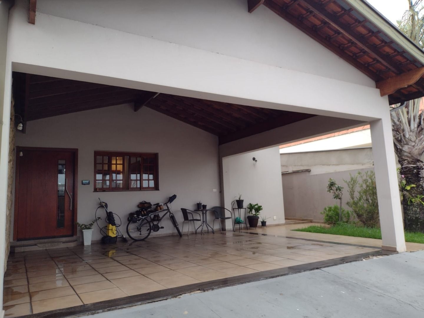 Casa à venda com 3 quartos, 211m² - Foto 2