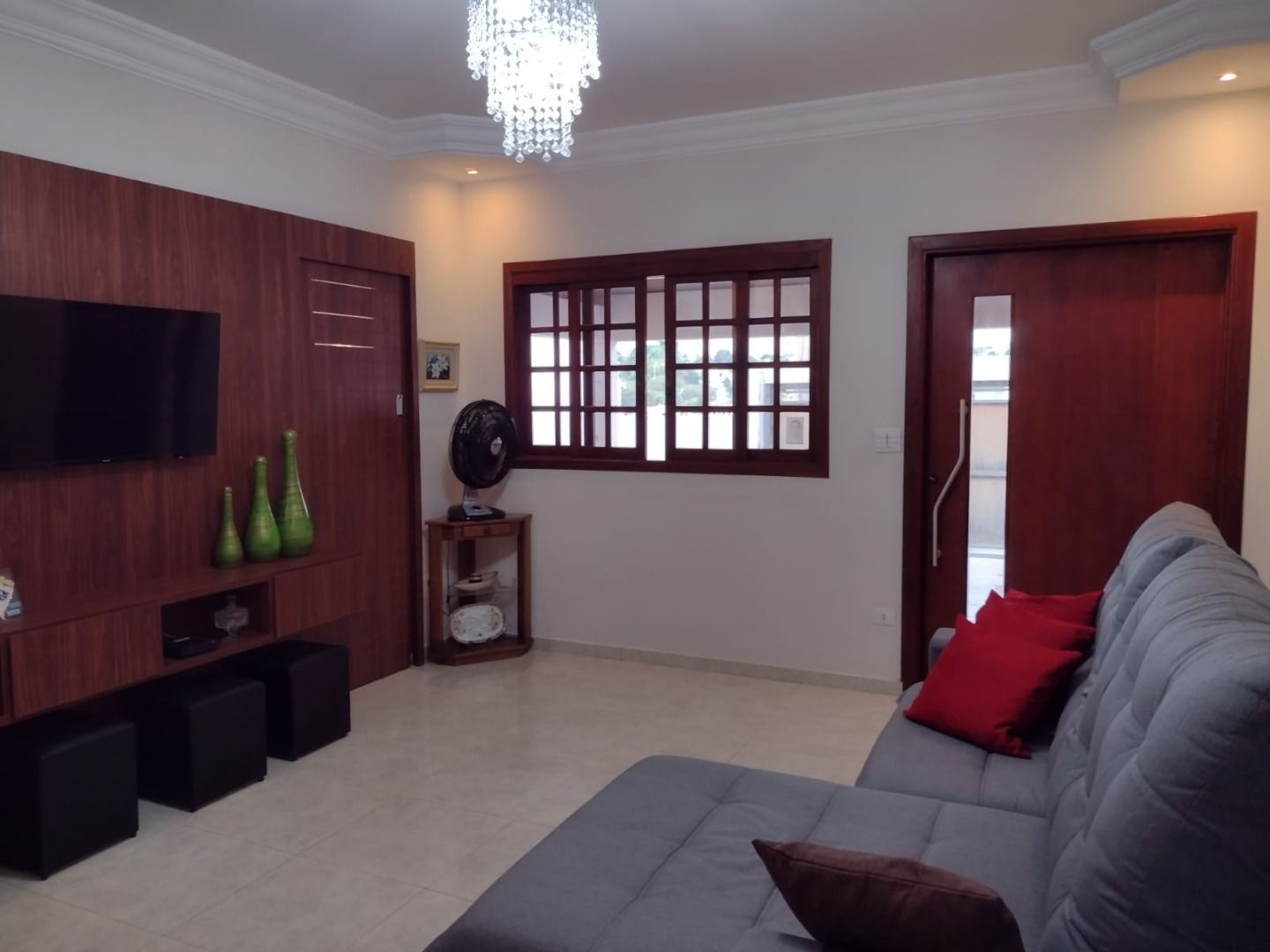 Casa à venda com 3 quartos, 211m² - Foto 3