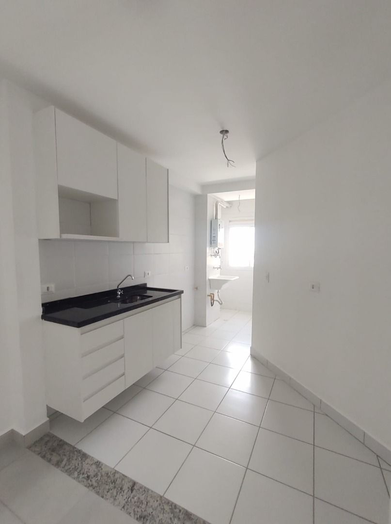 Apartamento à venda com 2 quartos, 62m² - Foto 4