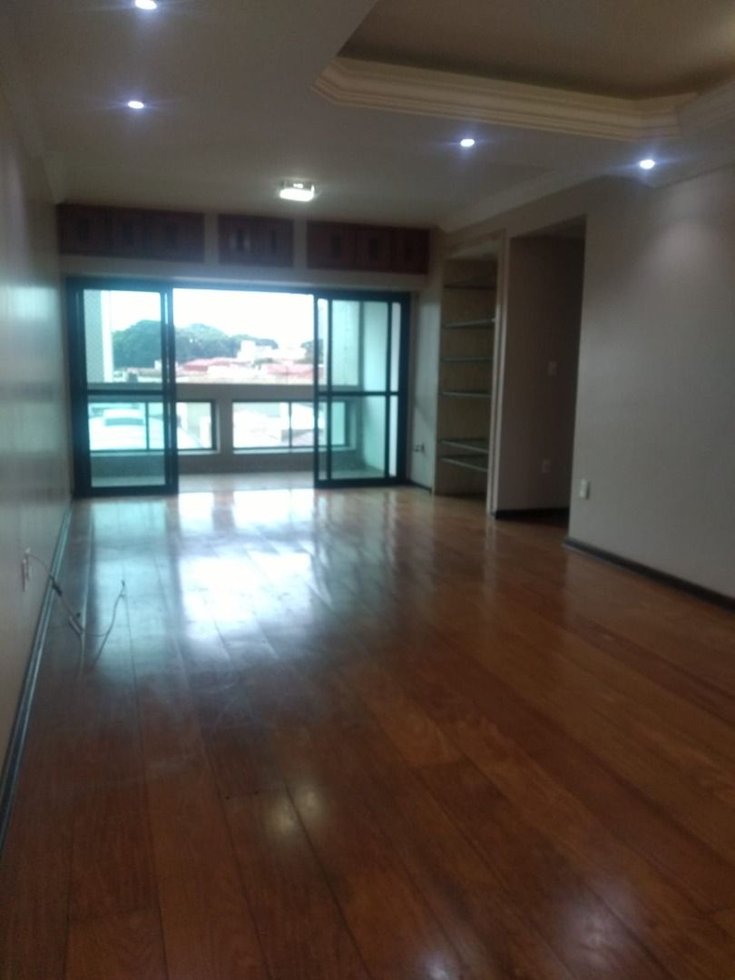 Apartamento à venda com 3 quartos, 113m² - Foto 2