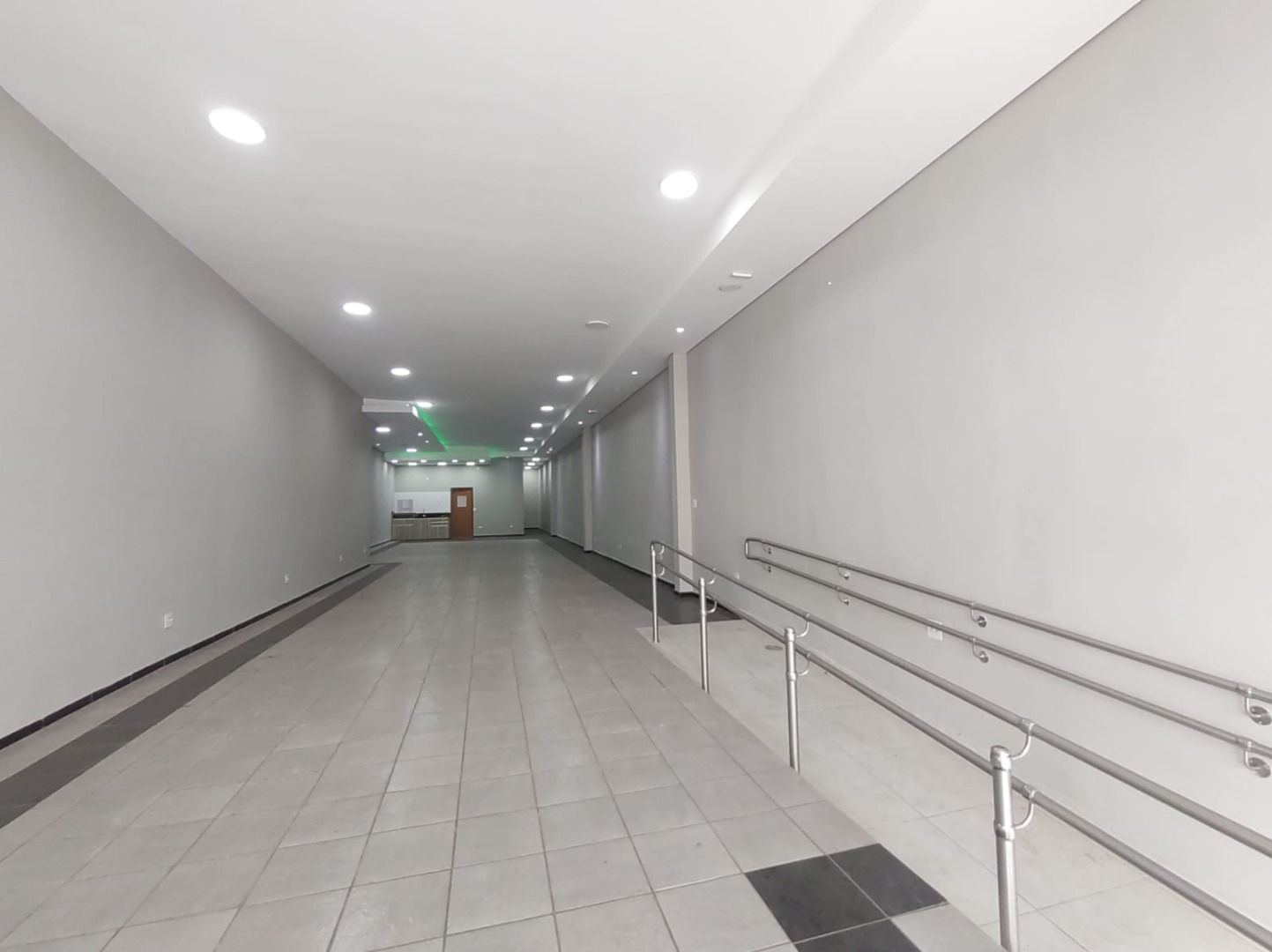 Loja-Salão para alugar, 261m² - Foto 3