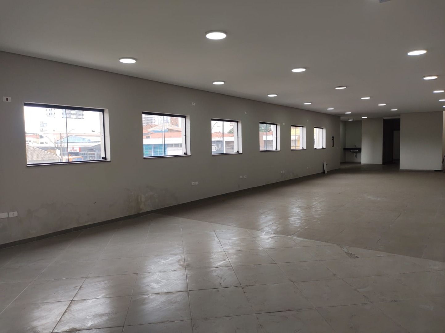 Loja-Salão para alugar, 185m² - Foto 1