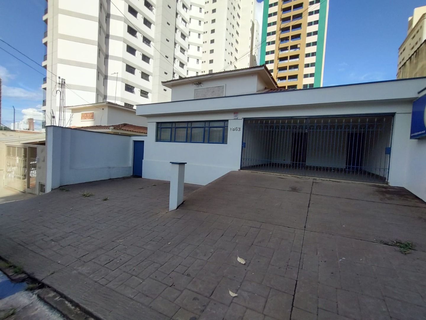 Casa Comercial à venda com 3 quartos, 248m² - Foto 1