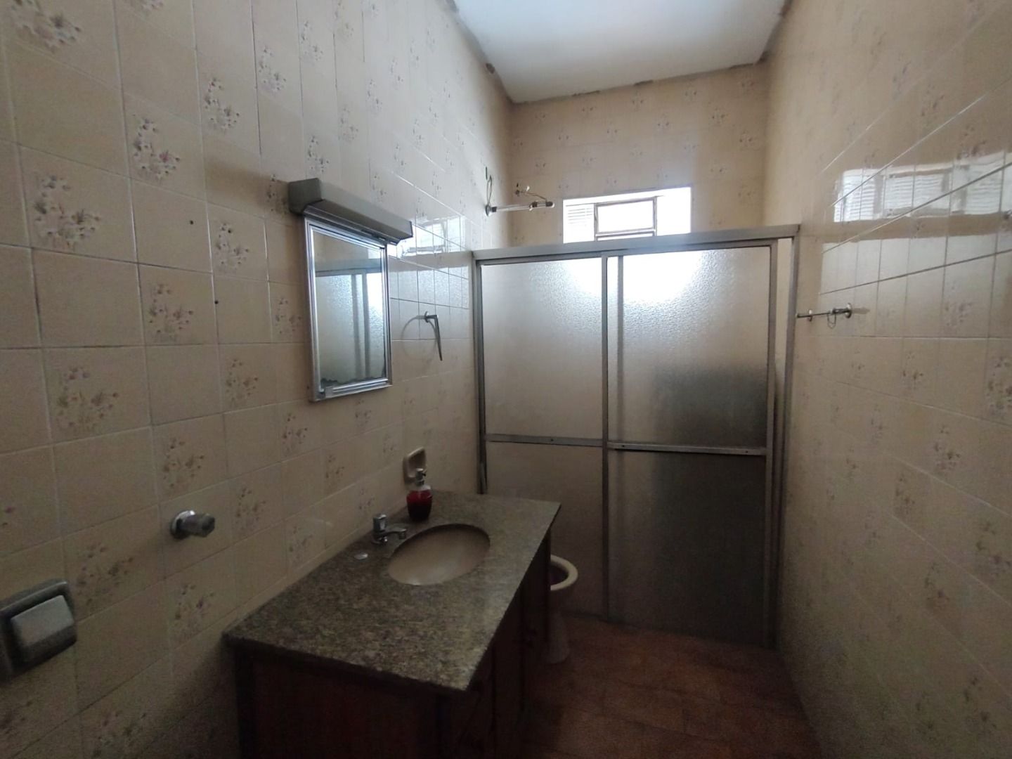 Casa Comercial à venda com 3 quartos, 248m² - Foto 9