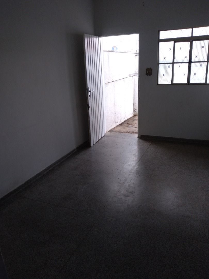 Casa à venda e aluguel com 2 quartos, 48m² - Foto 3