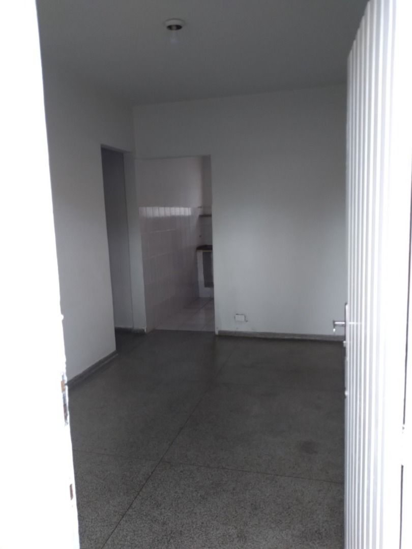 Casa à venda e aluguel com 2 quartos, 48m² - Foto 9