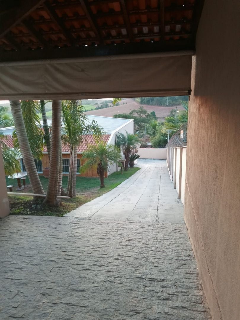 Chácara à venda com 3 quartos, 250m² - Foto 4