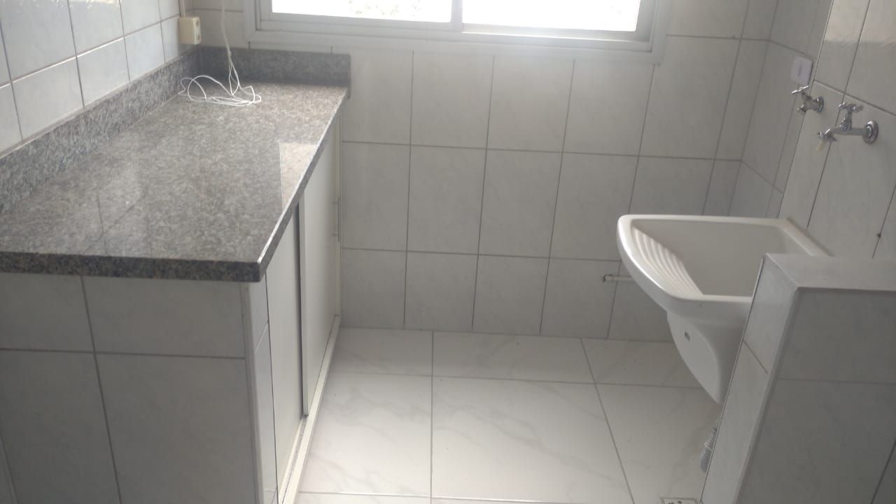 Apartamento à venda com 3 quartos, 90m² - Foto 3