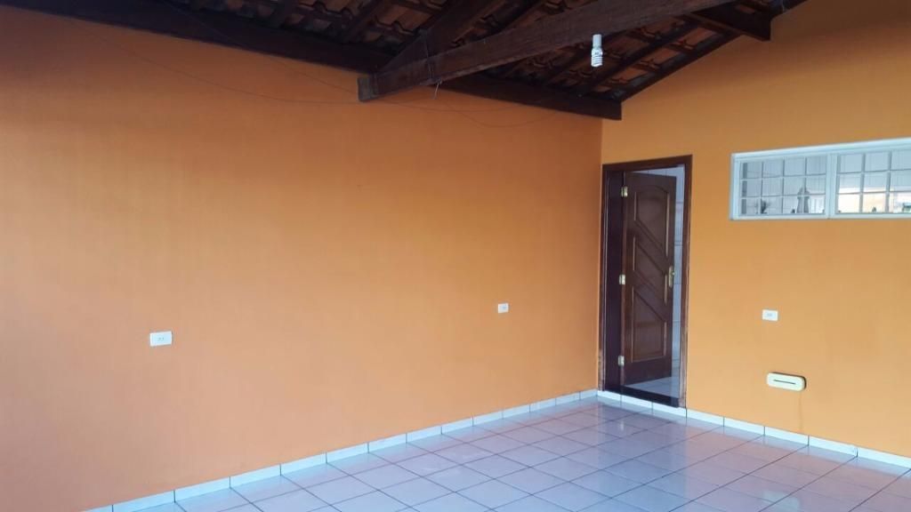 Casa à venda com 3 quartos, 140m² - Foto 1