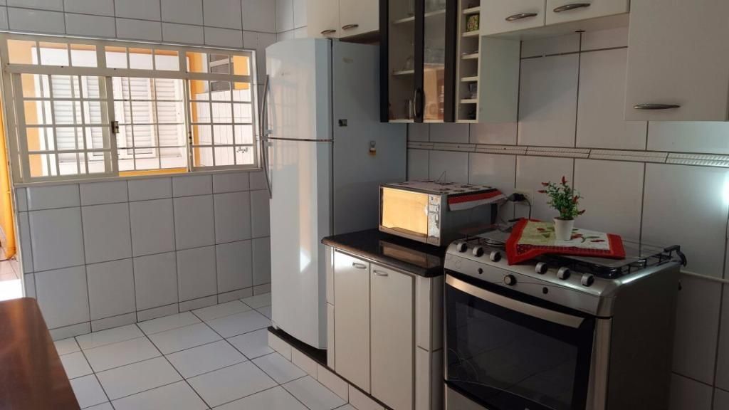 Casa à venda com 3 quartos, 140m² - Foto 4