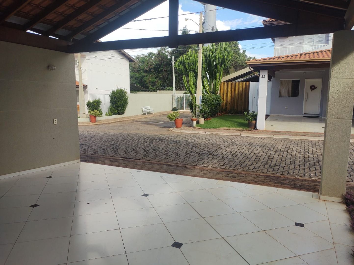 Casa de Condomínio para alugar com 3 quartos, 126m² - Foto 2