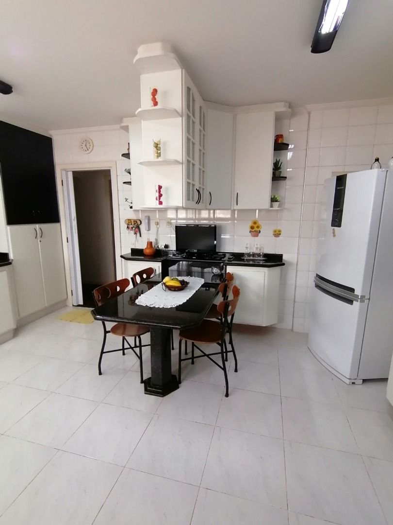 Apartamento à venda com 4 quartos, 151m² - Foto 3