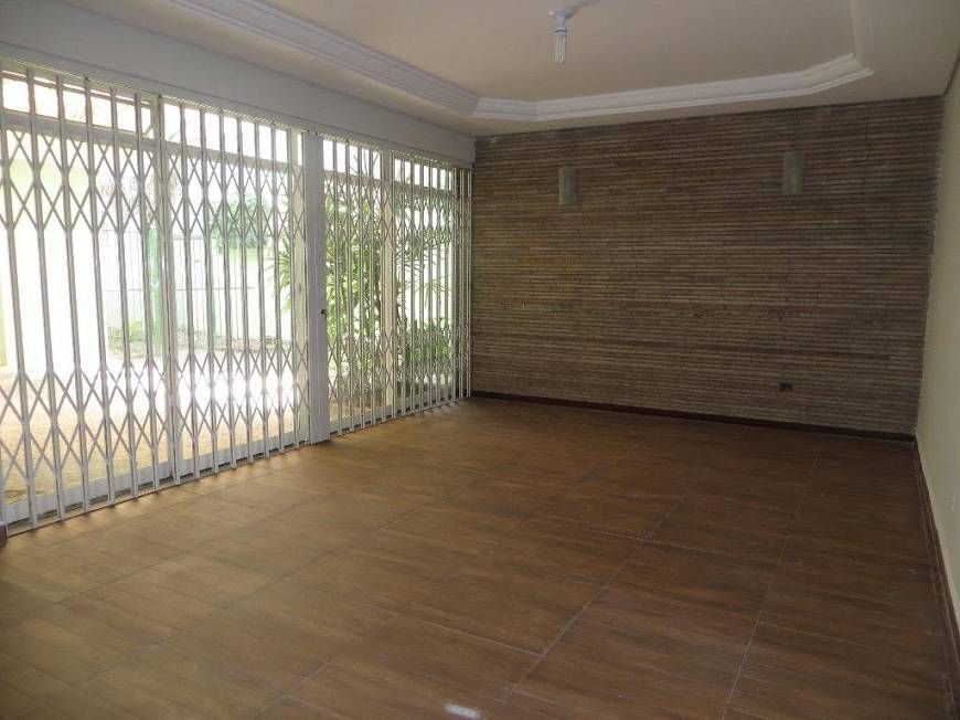 Casa Comercial à venda com 4 quartos, 520m² - Foto 2