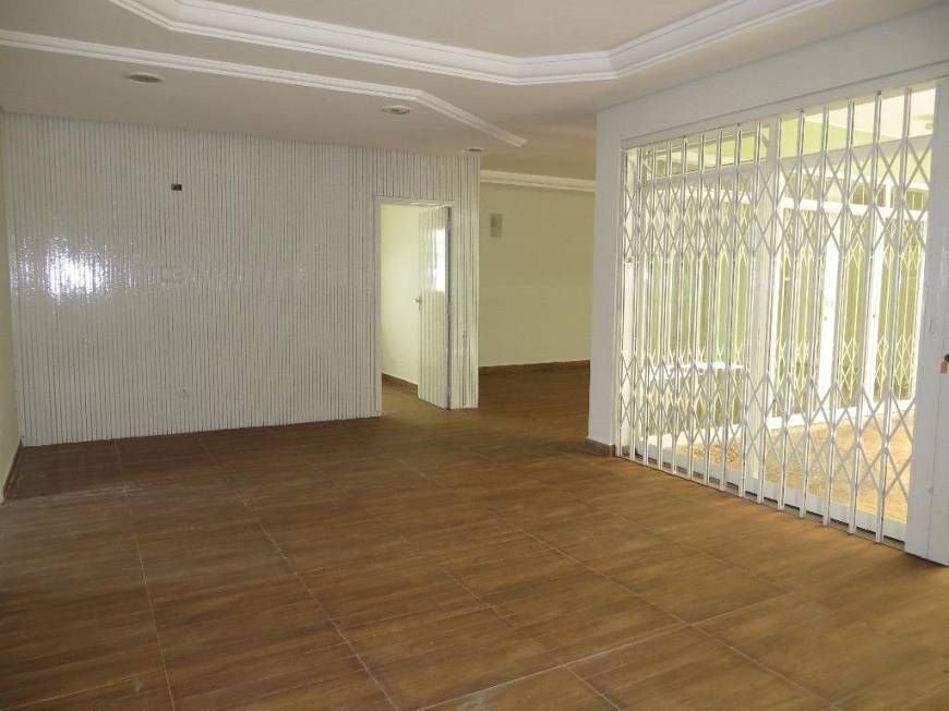 Casa Comercial à venda com 4 quartos, 520m² - Foto 3