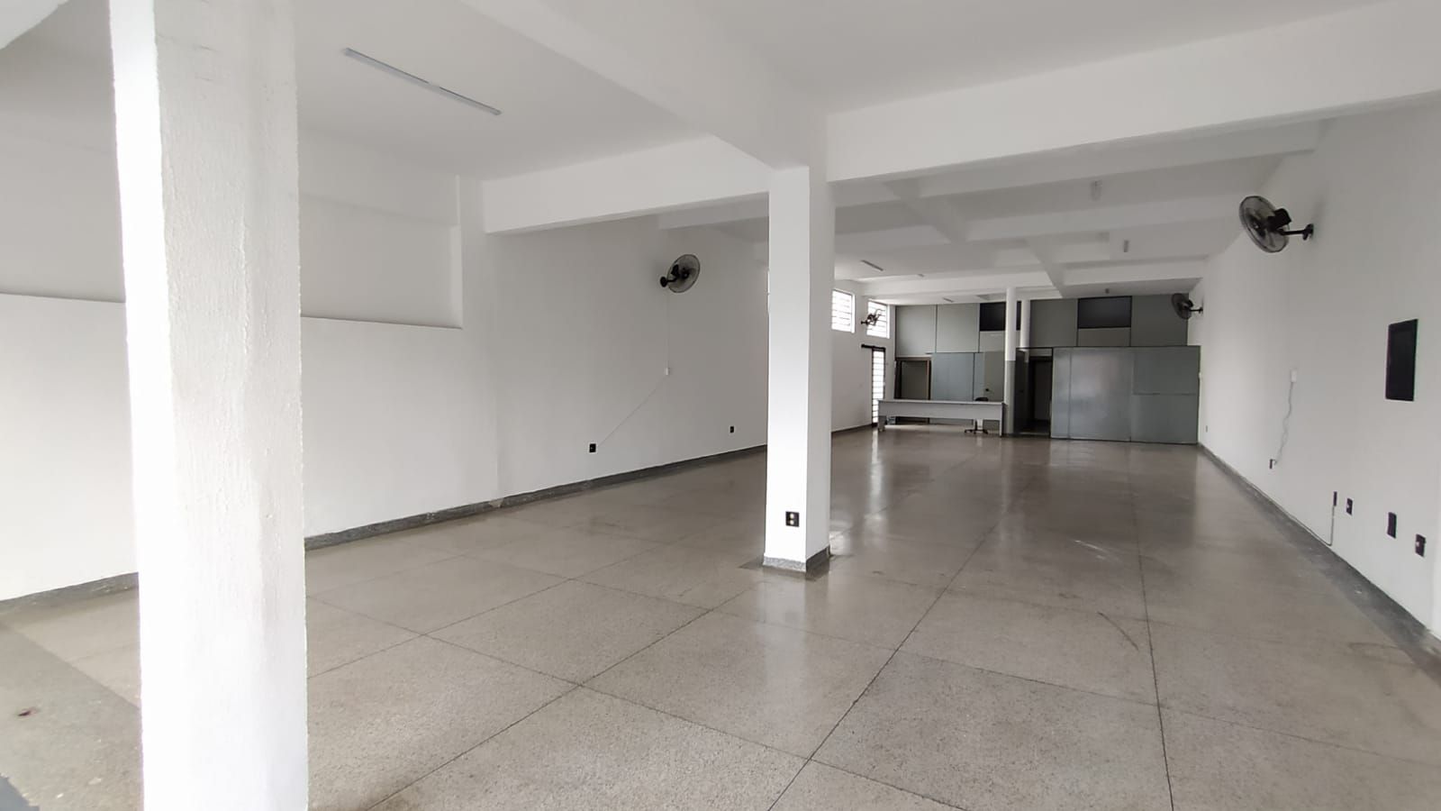 Loja-Salão para alugar, 209m² - Foto 1