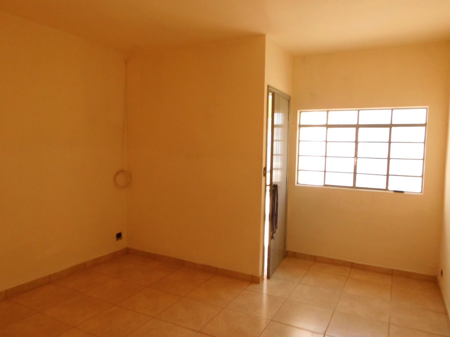 Casa à venda com 2 quartos, 85m² - Foto 2