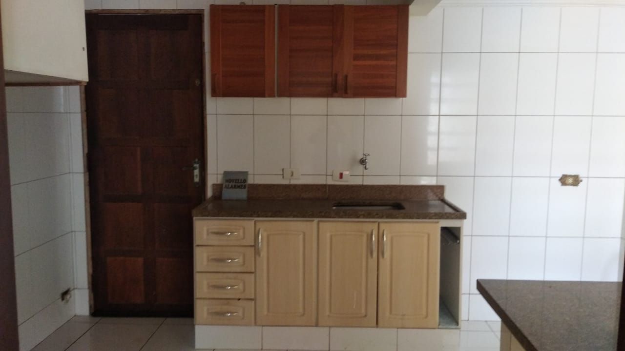 Casa à venda com 4 quartos, 176m² - Foto 12