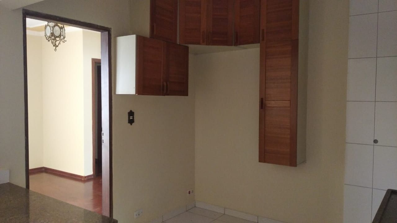 Casa à venda com 4 quartos, 176m² - Foto 13