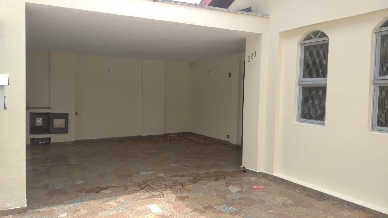 Casa à venda com 4 quartos, 176m² - Foto 3