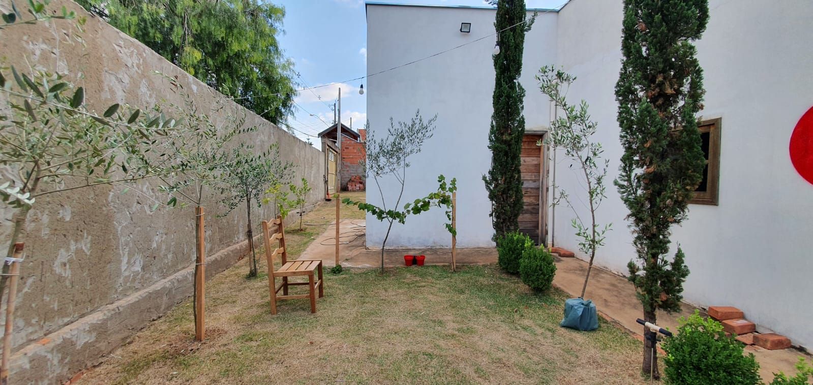 Casa à venda com 2 quartos, 60m² - Foto 1