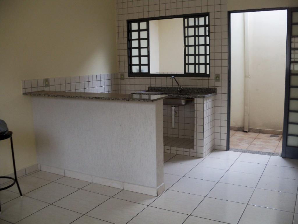 Casa à venda com 4 quartos, 150m² - Foto 14