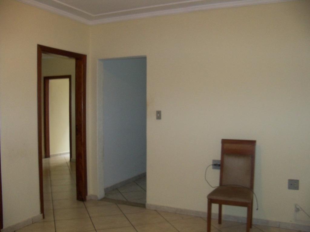 Casa à venda com 4 quartos, 150m² - Foto 3