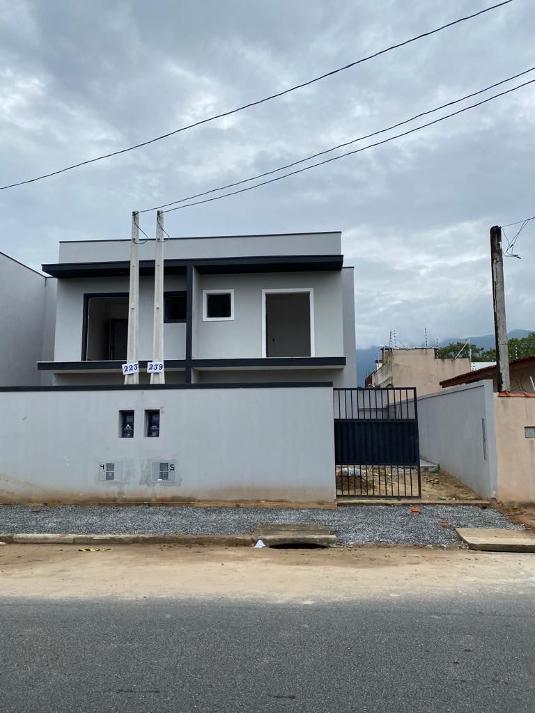 Casa à venda com 2 quartos, 95m² - Foto 1