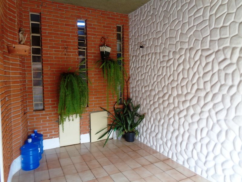 Casa à venda com 2 quartos, 60m² - Foto 1