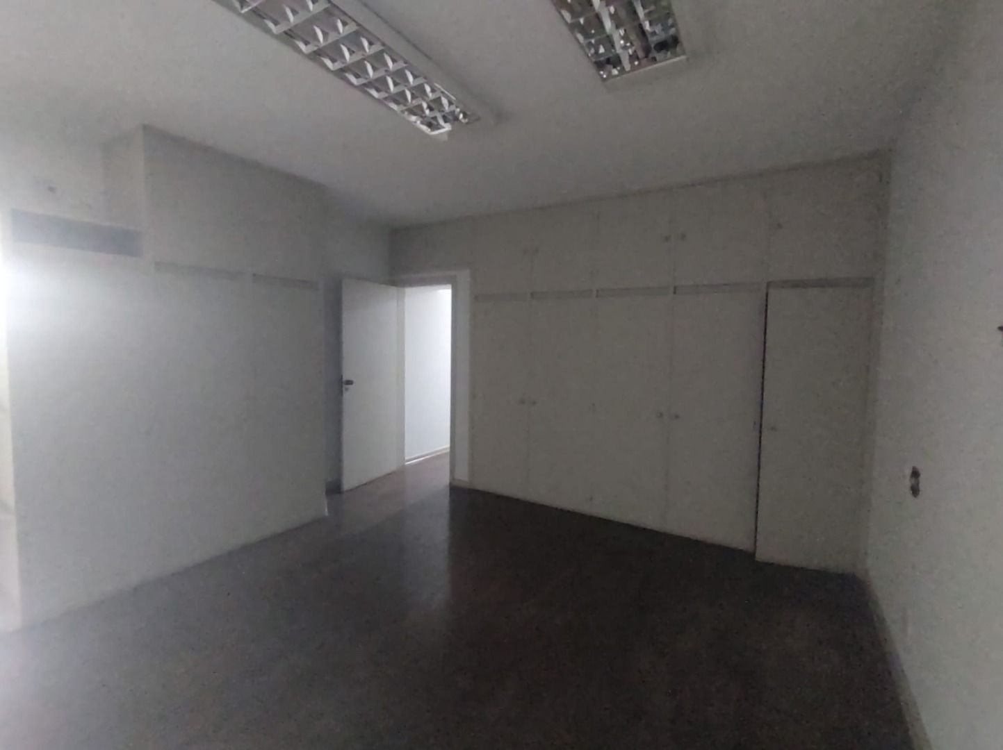 Casa para alugar com 1 quarto, 250m² - Foto 14